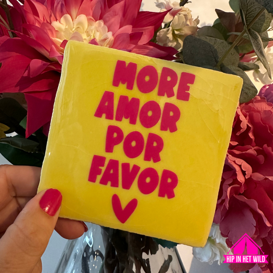Tegeltje geel met roze ´More amor por favor´