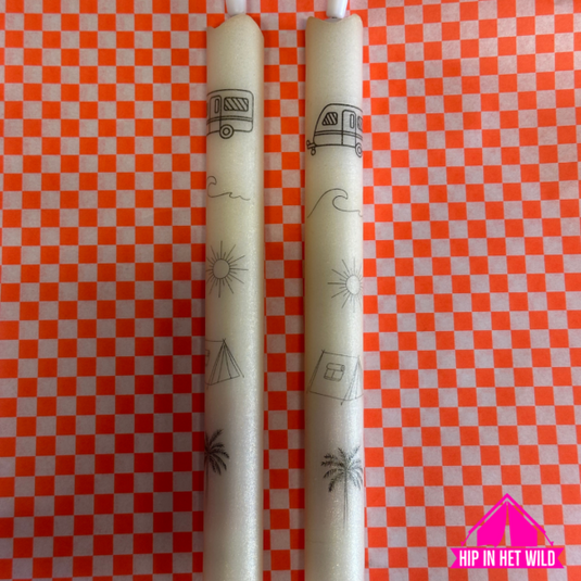 Ledkaars in beige met glinstering met caravan, tent en palmboom p.s.