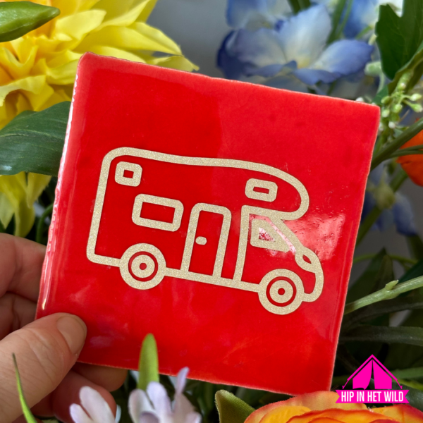 Tegeltje camper in rood met glitter goud