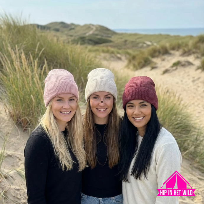 Gebreide muts in beige, zacht roze en burgundy