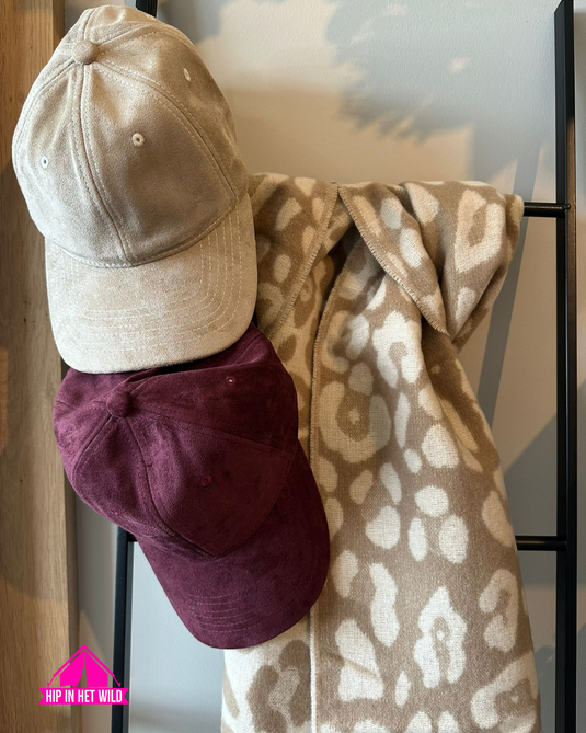 Gwen Pet Bordeaux – Unisex Suedine Look
