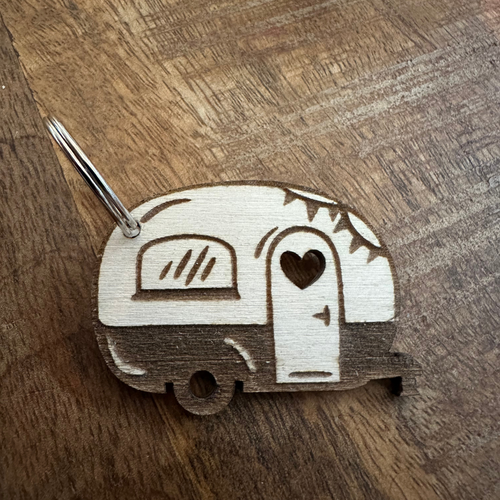 Houten Sleutelhangers in diverse type caravans, campers of vouwwagen