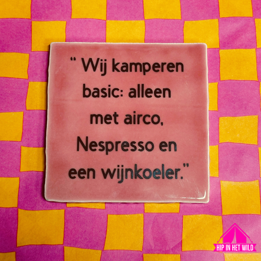 Tegeltje roze met tekst over kamperen basic