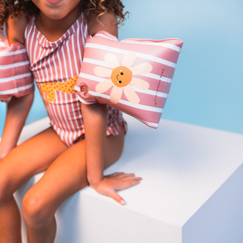 Afbeelding laden in Galerijviewer, Swim Essentials Zwembandjes Madeliefje bloemen Roze – 2 t/m 6 jaar
