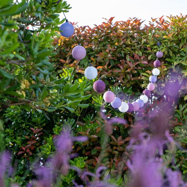 Afbeelding laden in Galerijviewer, GUIRLED - Myrtille Fairy Lights Outdoor waterdichte en op zonne-energie aangedreven LED-ballen (16 en 32 ballen)
