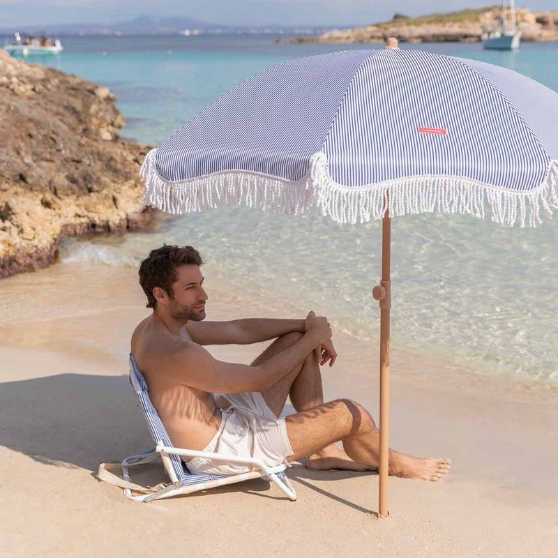 Afbeelding laden in Galerijviewer, Blauw gestreepte strandstoel
