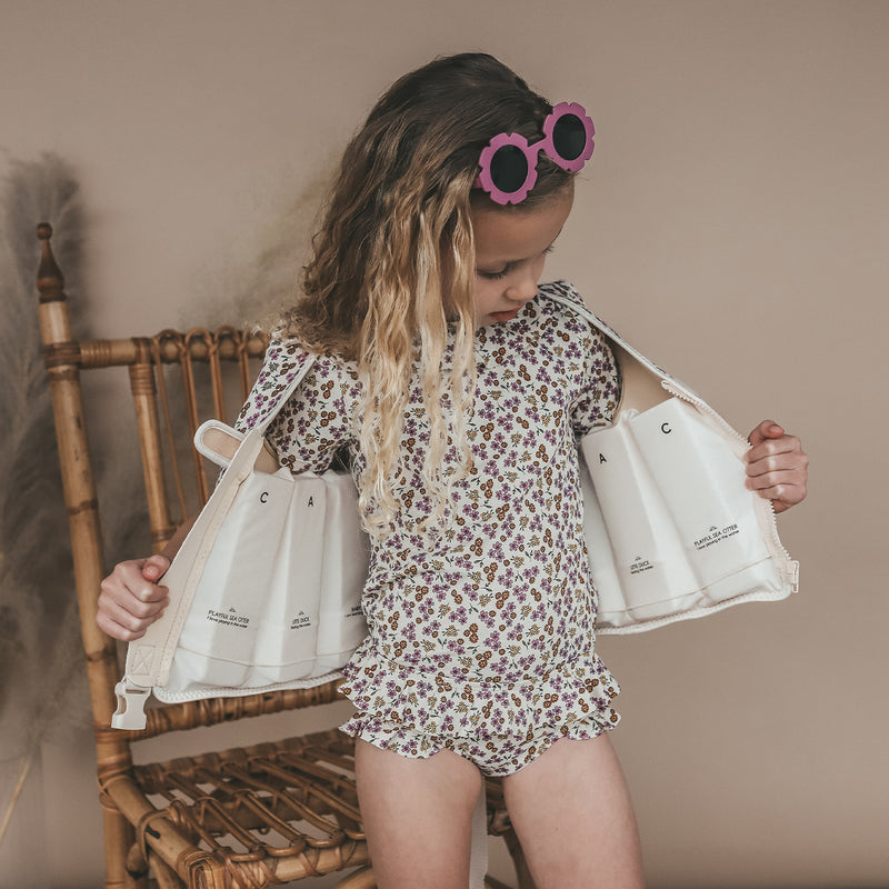 Afbeelding laden in Galerijviewer, Sparkly Flowers | Floating Vest Salted Stories 2026
