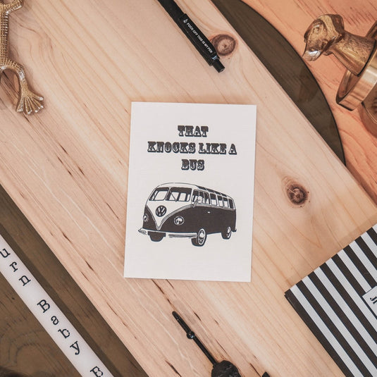 Volkswagenbus Ansichtkaart  'That knocks like a bus'