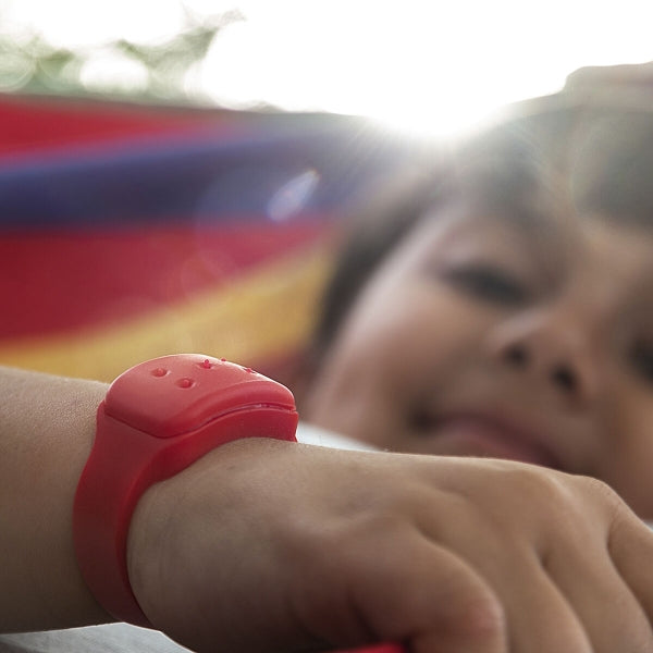 Afbeelding laden in Galerijviewer, Citronella anti-muggen armband in ROOD
