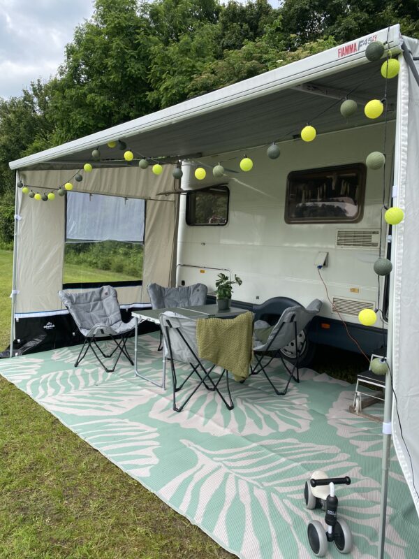 Afbeelding laden in Galerijviewer, GUIRLED - Fern Fairy Lights Outdoor waterdichte en op zonne-energie aangedreven LED-ballen (32 ballen)

